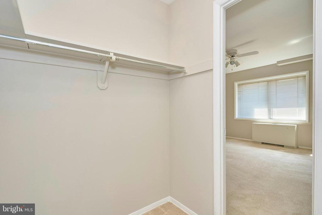 1504 S GEORGE MASON DRIVE 10