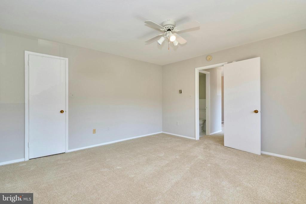 1504 S GEORGE MASON DRIVE 10