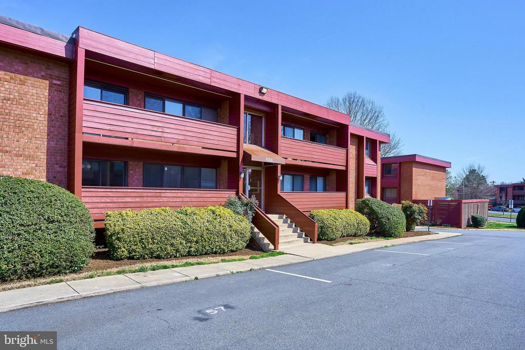 1504 S GEORGE MASON DRIVE 10