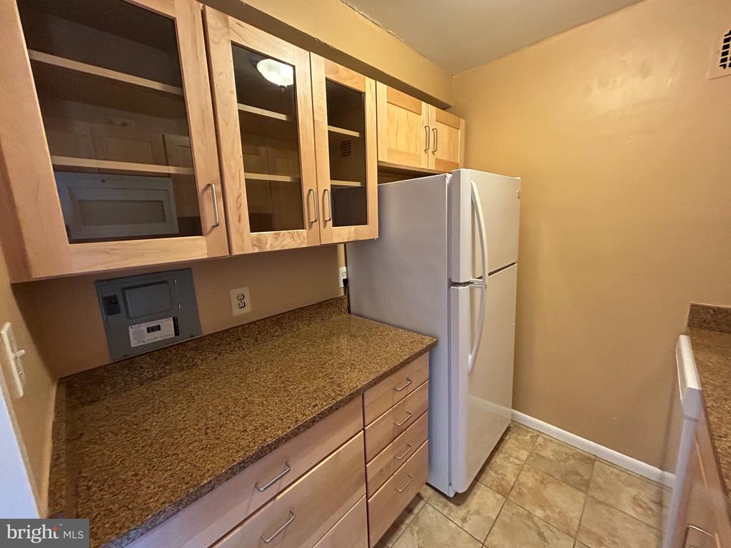1931 N CLEVELAND STREET Unit: 402