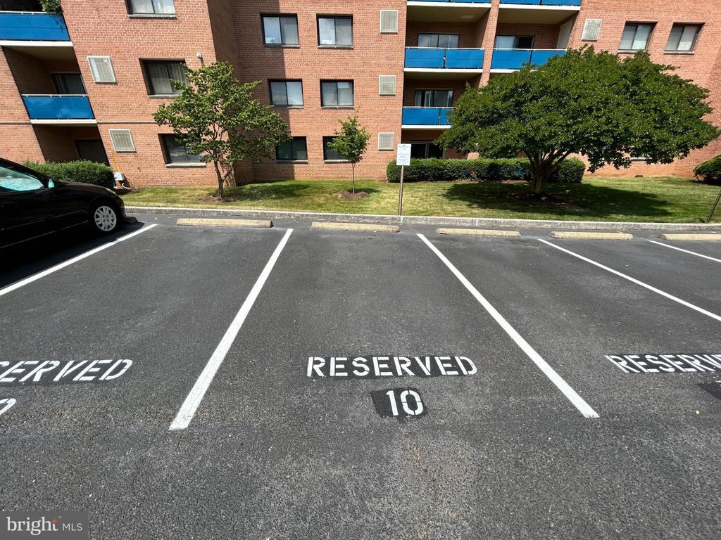 1931 N CLEVELAND STREET Unit: 402