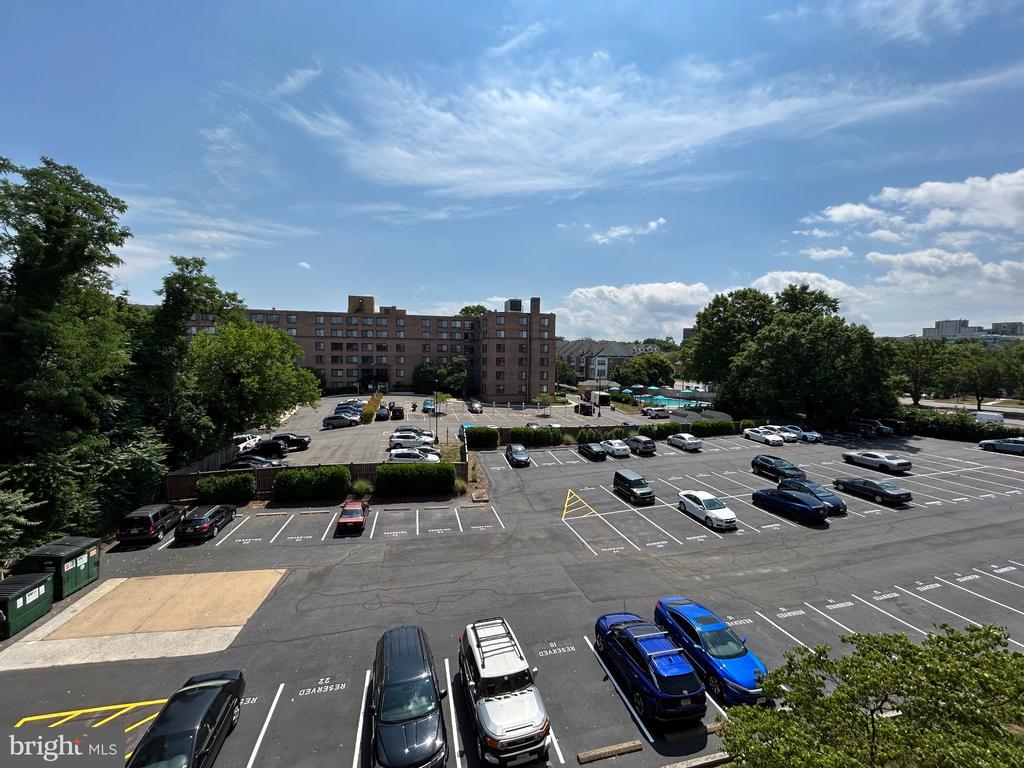 1931 N CLEVELAND STREET Unit: 402