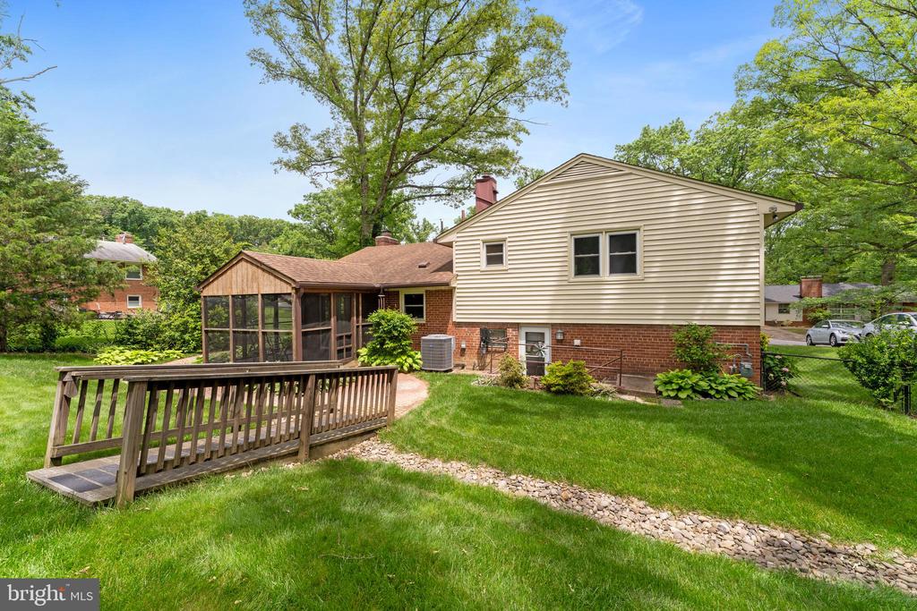 6012 KELLEY COURT