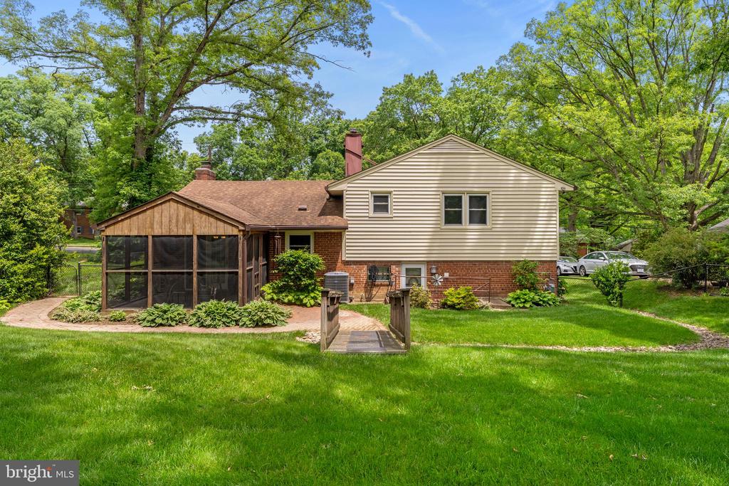 6012 KELLEY COURT
