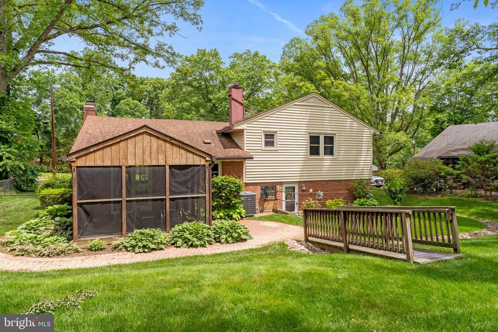 6012 KELLEY COURT