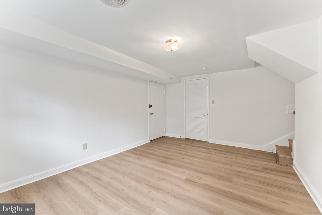 6012 KELLEY COURT