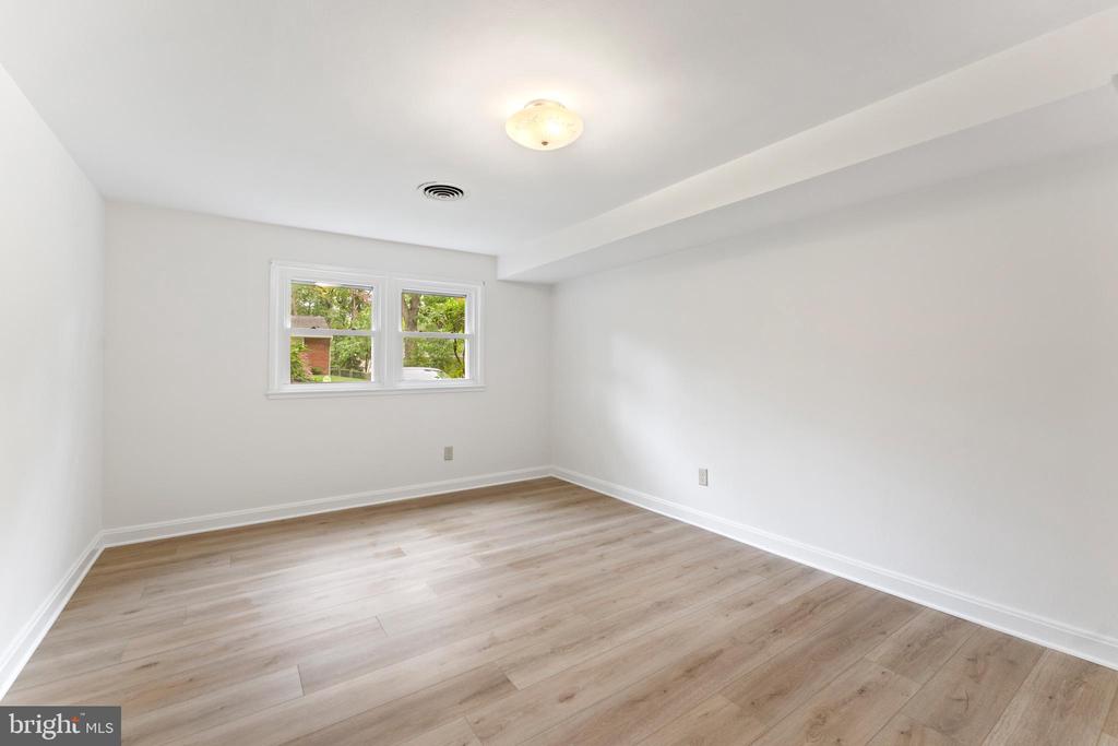 6012 KELLEY COURT