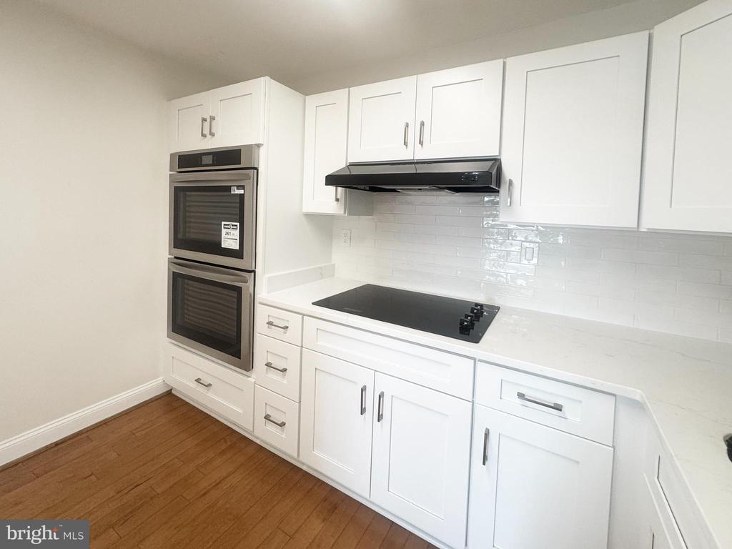 307 YOAKUM PARKWAY Unit: 816
