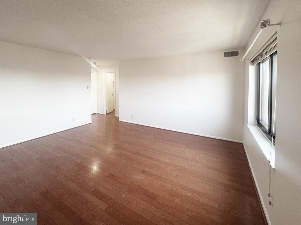 307 YOAKUM PARKWAY Unit: 816