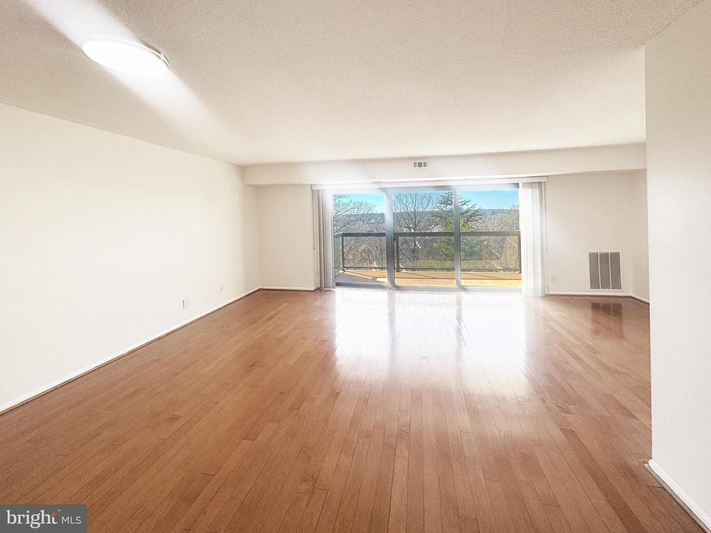 307 YOAKUM PARKWAY Unit: 816