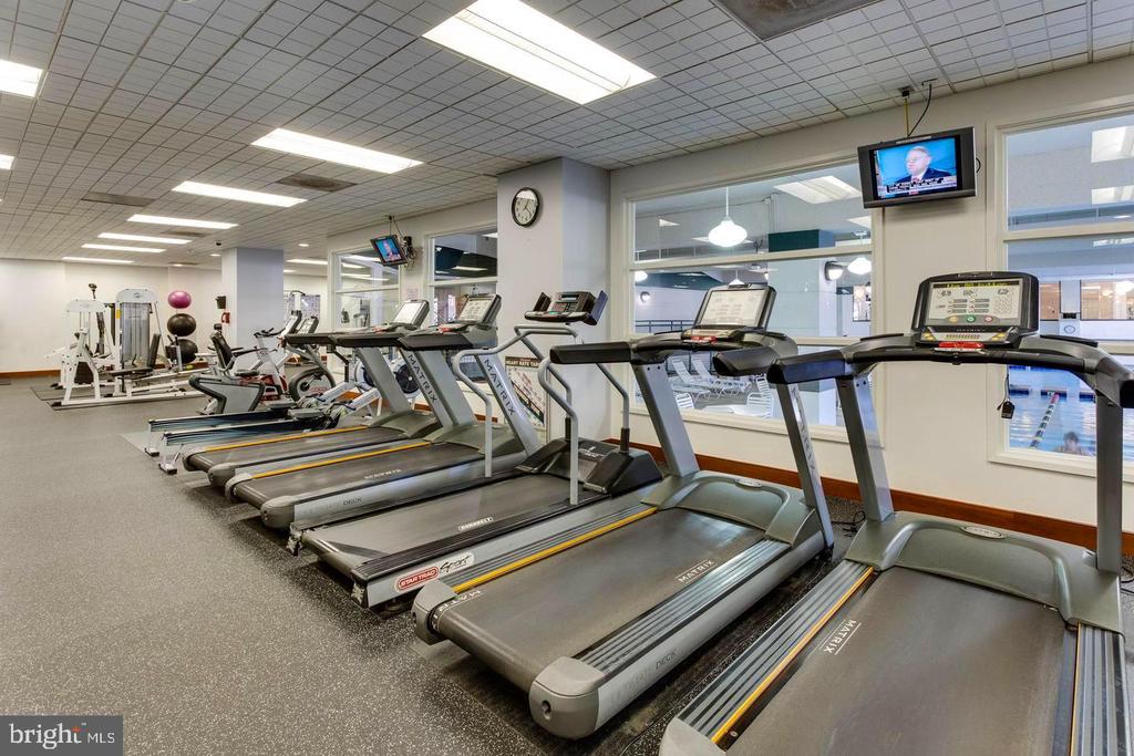 307 YOAKUM PARKWAY Unit: 816
