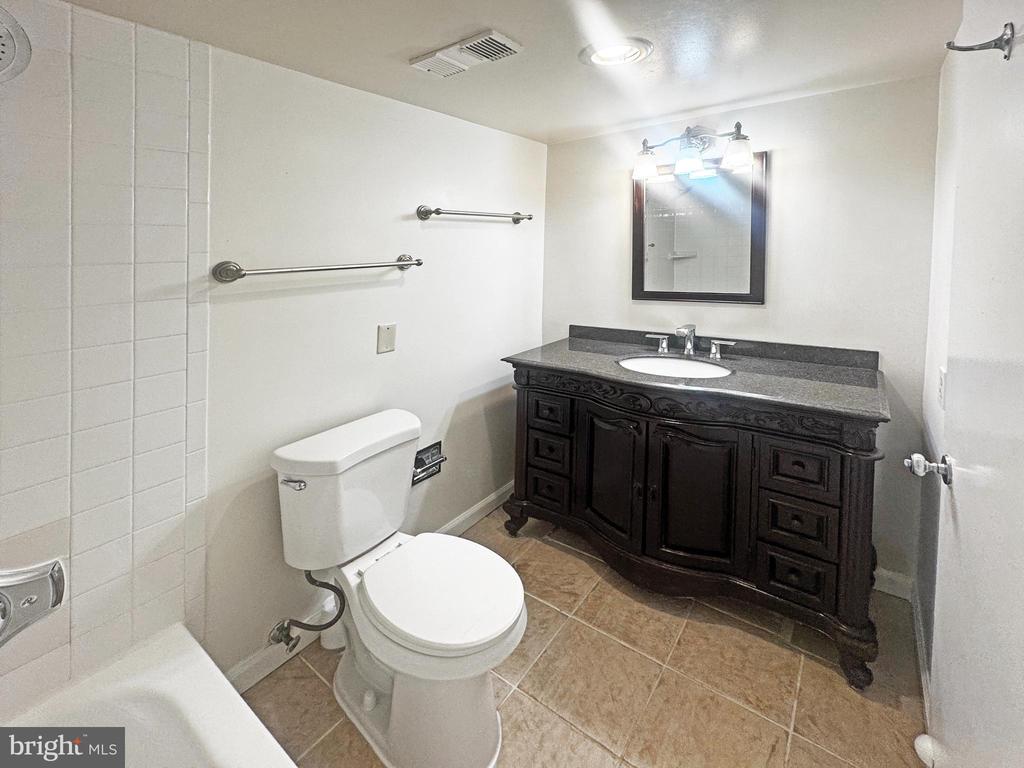 307 YOAKUM PARKWAY Unit: 816
