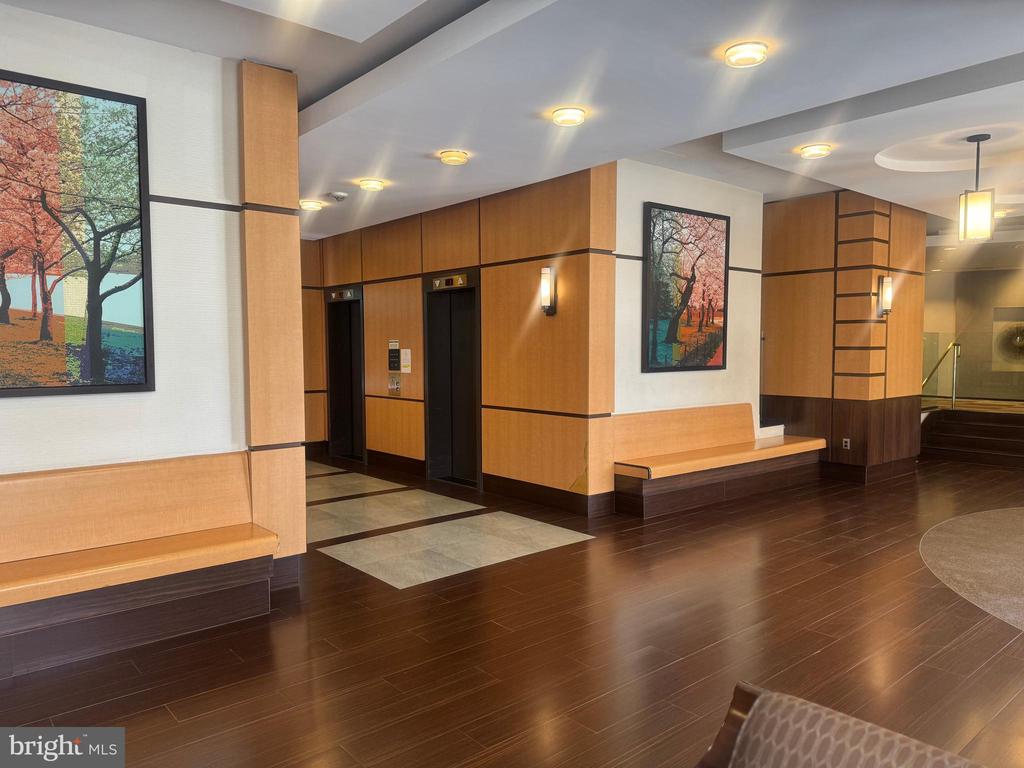 307 YOAKUM PARKWAY Unit: 816