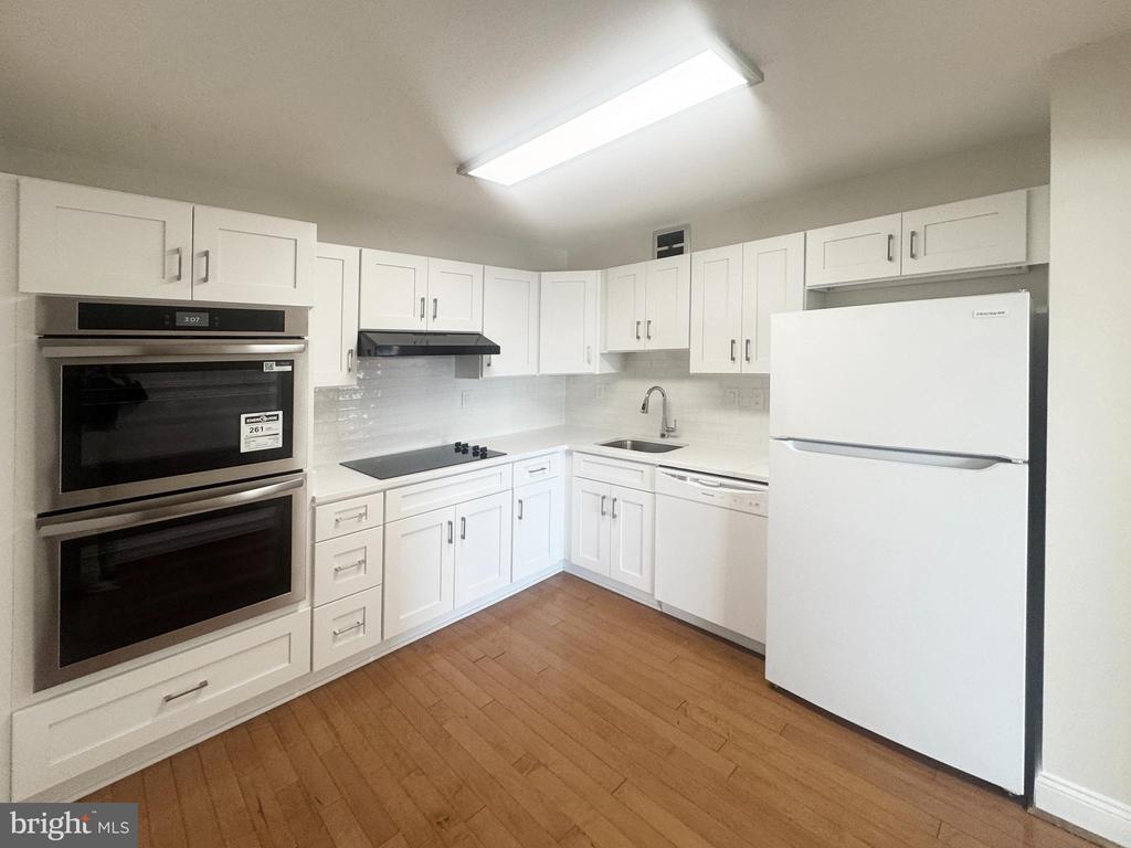 307 YOAKUM PARKWAY Unit: 816
