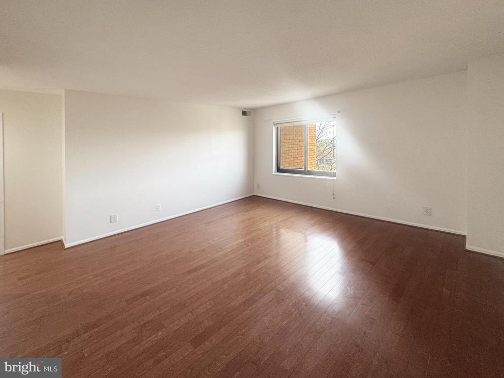 307 YOAKUM PARKWAY Unit: 816