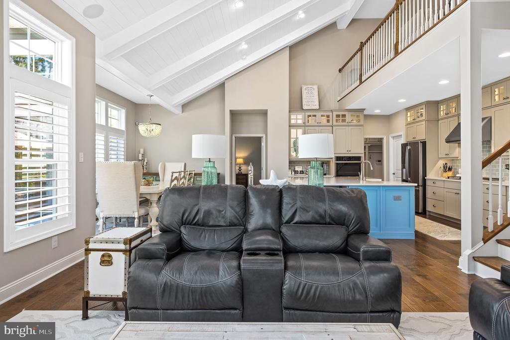 8400 CAPERNWRAY DRIVE