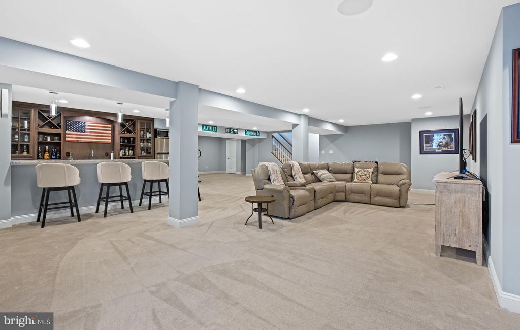 8400 CAPERNWRAY DRIVE