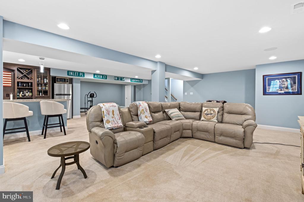 8400 CAPERNWRAY DRIVE