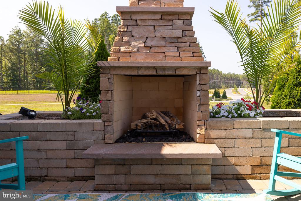 8400 CAPERNWRAY DRIVE