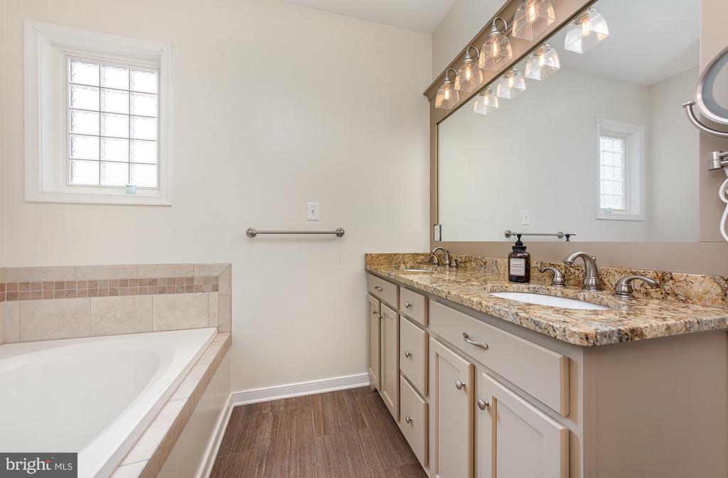 9401 ORCHID TERRACE