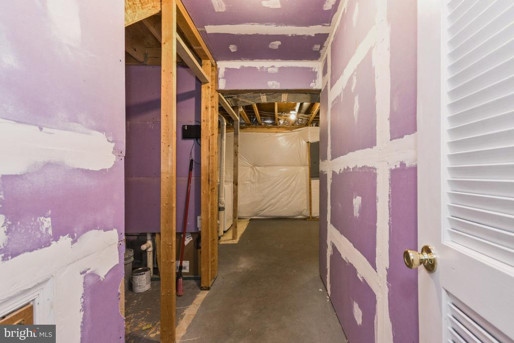 2261 FORSYTHIA DRIVE