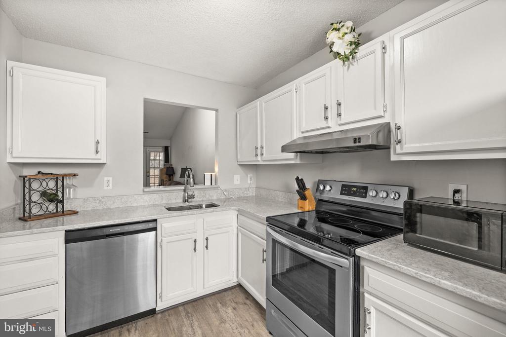 820 RIPPLEBROOK DRIVE