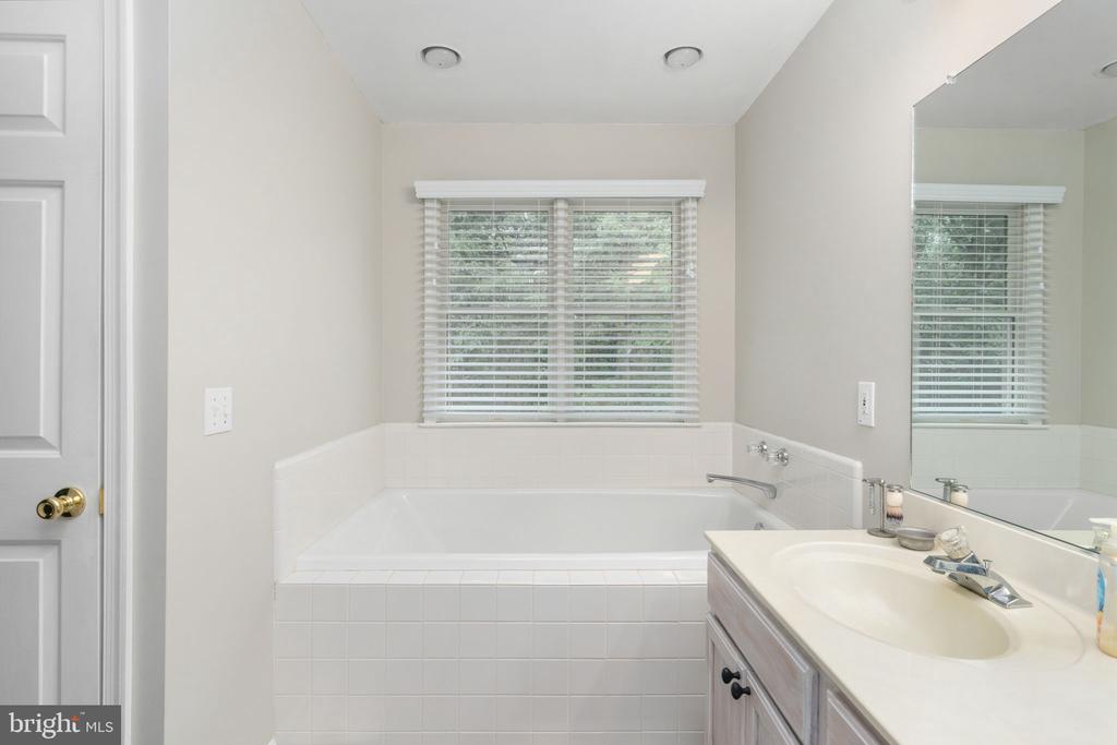 3132 RUNNING QUAIL TRAIL