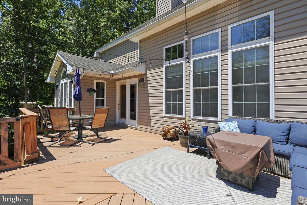11064 STREAM SIDE LANE