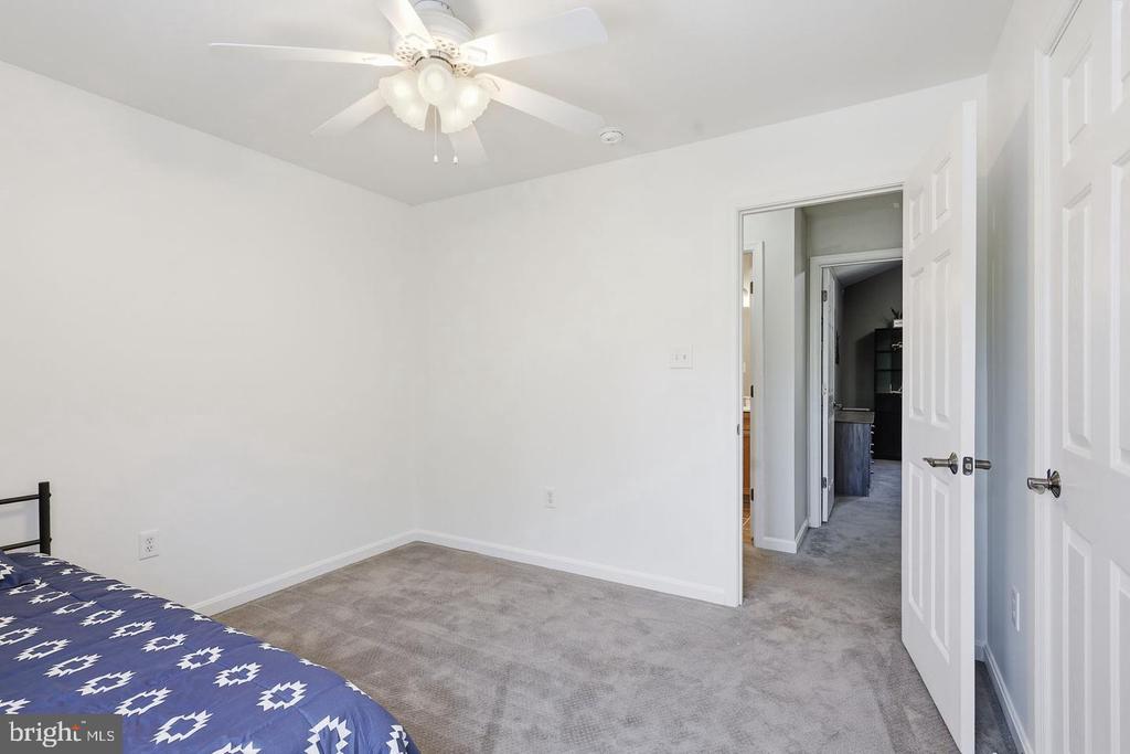 11064 STREAM SIDE LANE