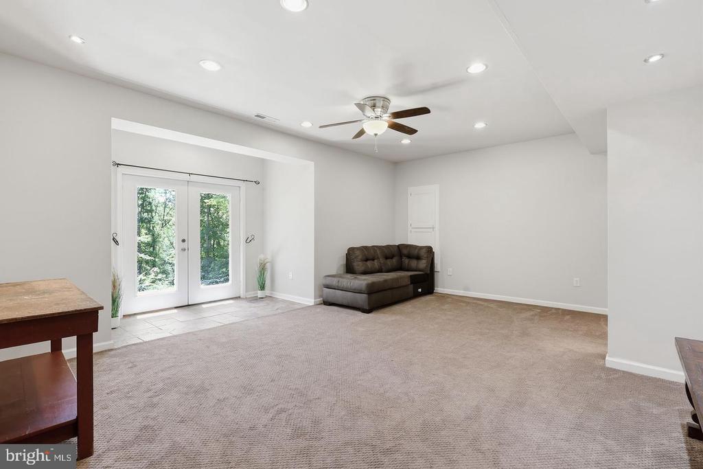11064 STREAM SIDE LANE