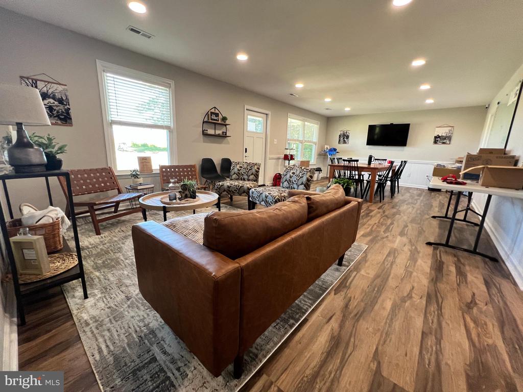 5338 LADYSMITH ROAD