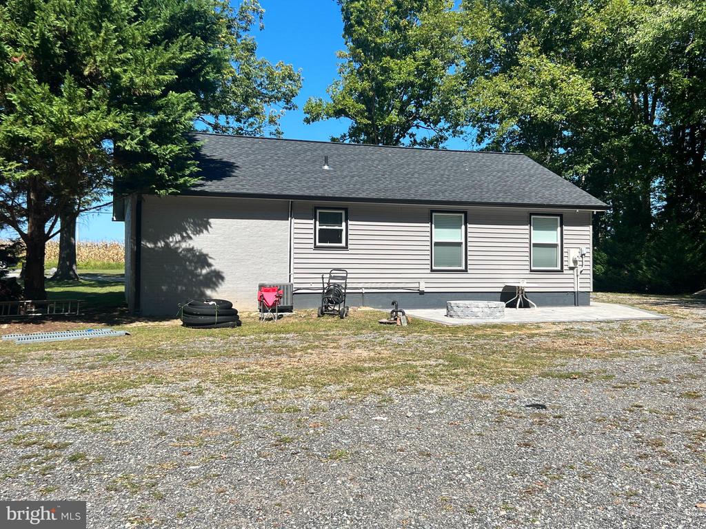 5338 LADYSMITH ROAD