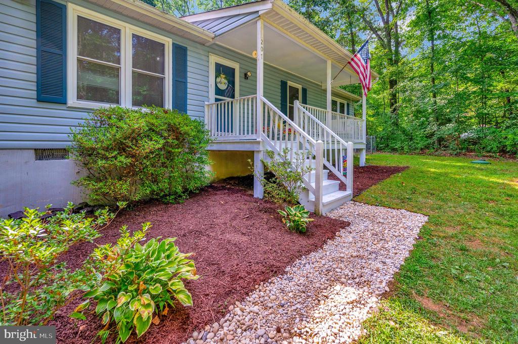 207 ADMIRAL DRIVE