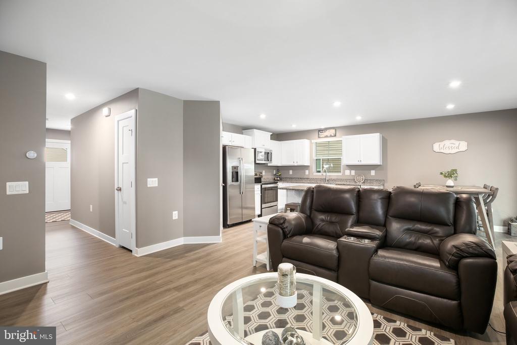 7212 PARCHMENT CIRCLE