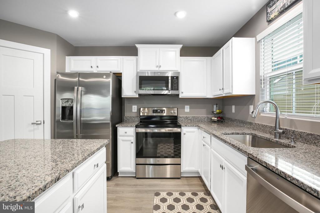 7212 PARCHMENT CIRCLE