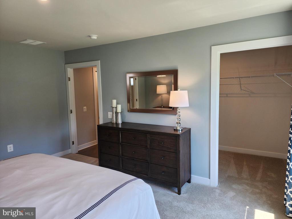 7282 PARCHMENT CIRCLE