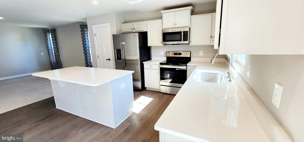 7282 PARCHMENT CIRCLE