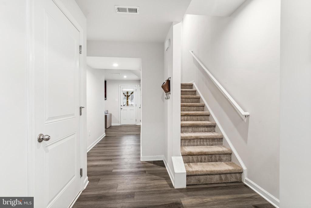 7210 SENATE WAY