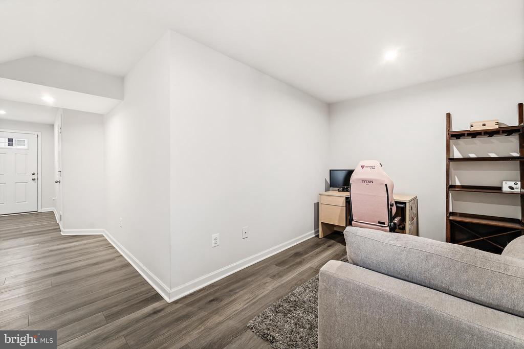 7210 SENATE WAY