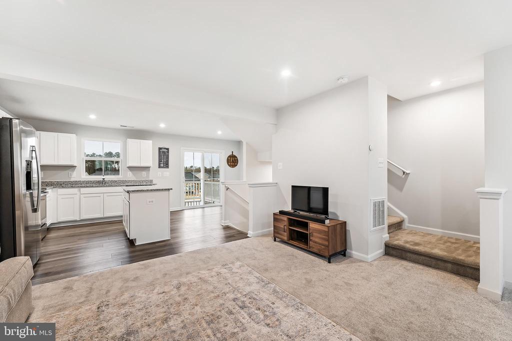 7210 SENATE WAY