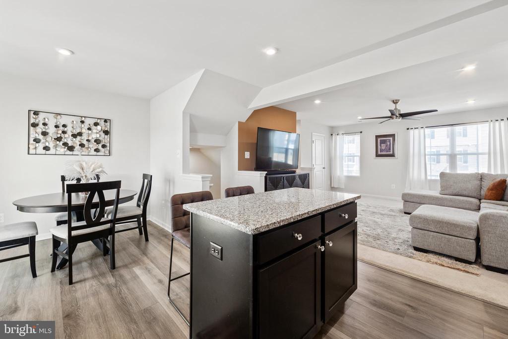 7208 SENATE WAY