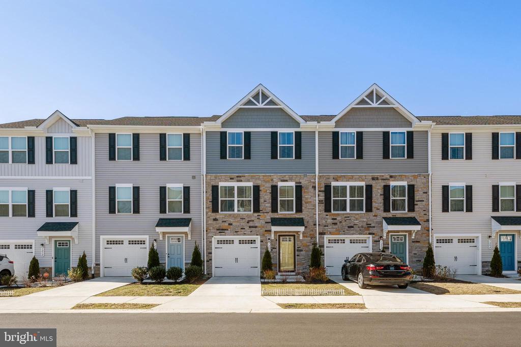 7208 SENATE WAY