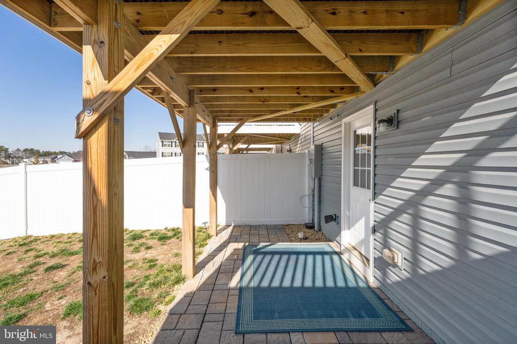 7208 SENATE WAY