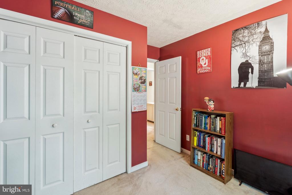721 CANTERBURY DRIVE