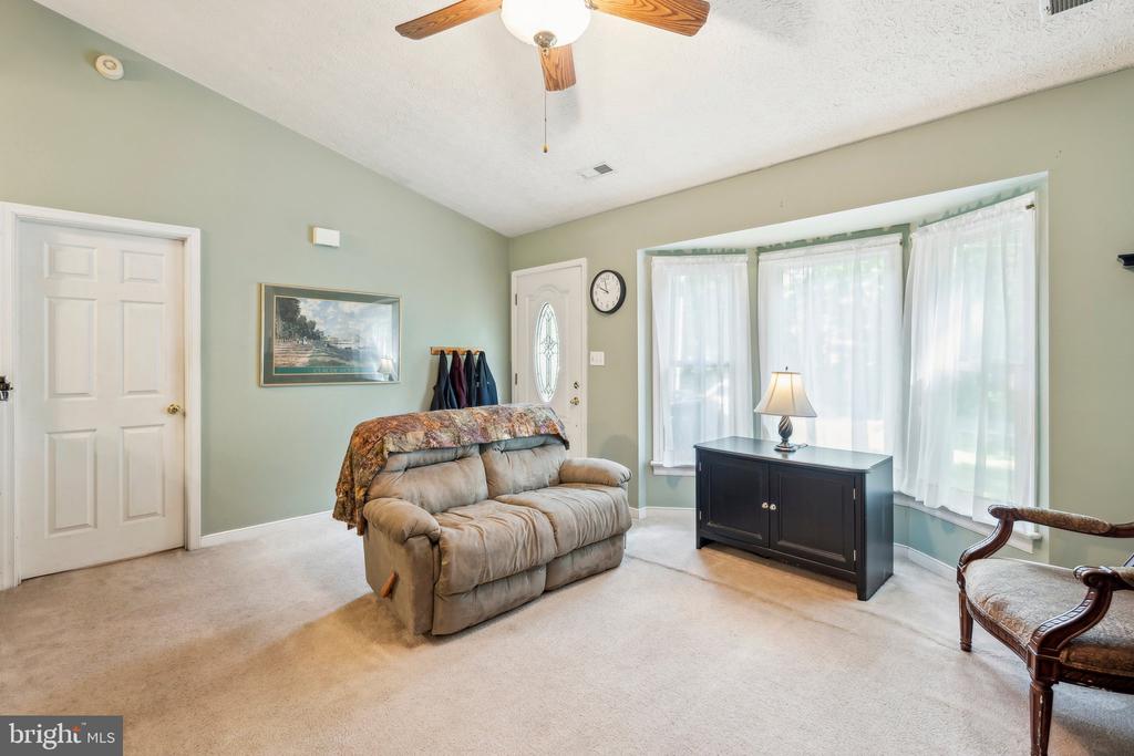 721 CANTERBURY DRIVE