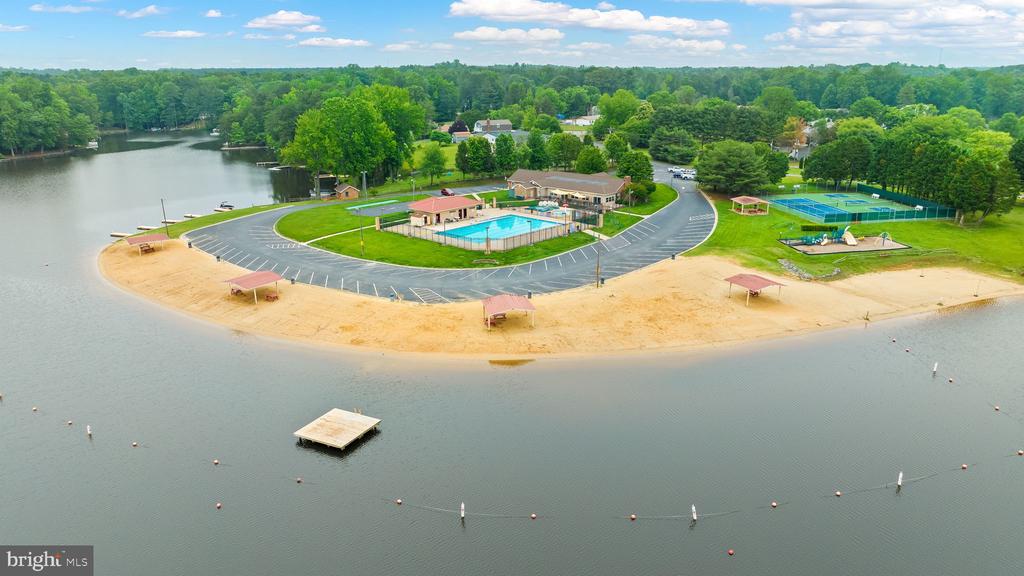 16 LINCOLN COVE
