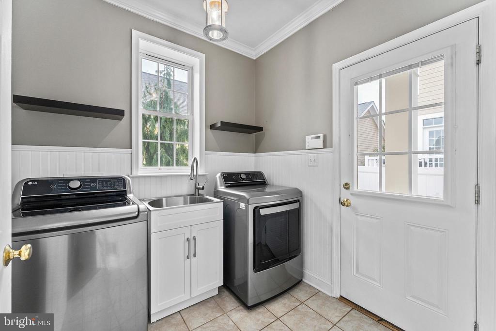 7230 JOHN TAYLOR MEWS