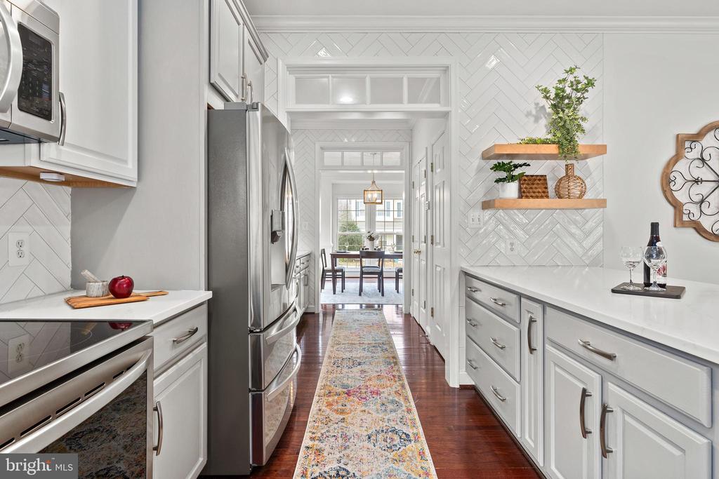 7230 JOHN TAYLOR MEWS