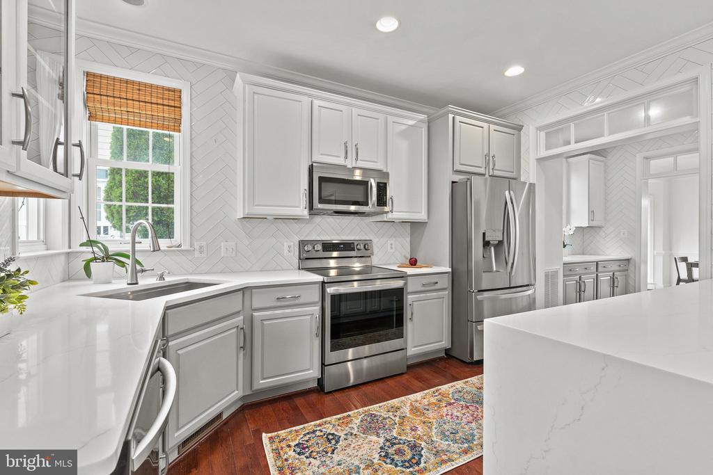 7230 JOHN TAYLOR MEWS