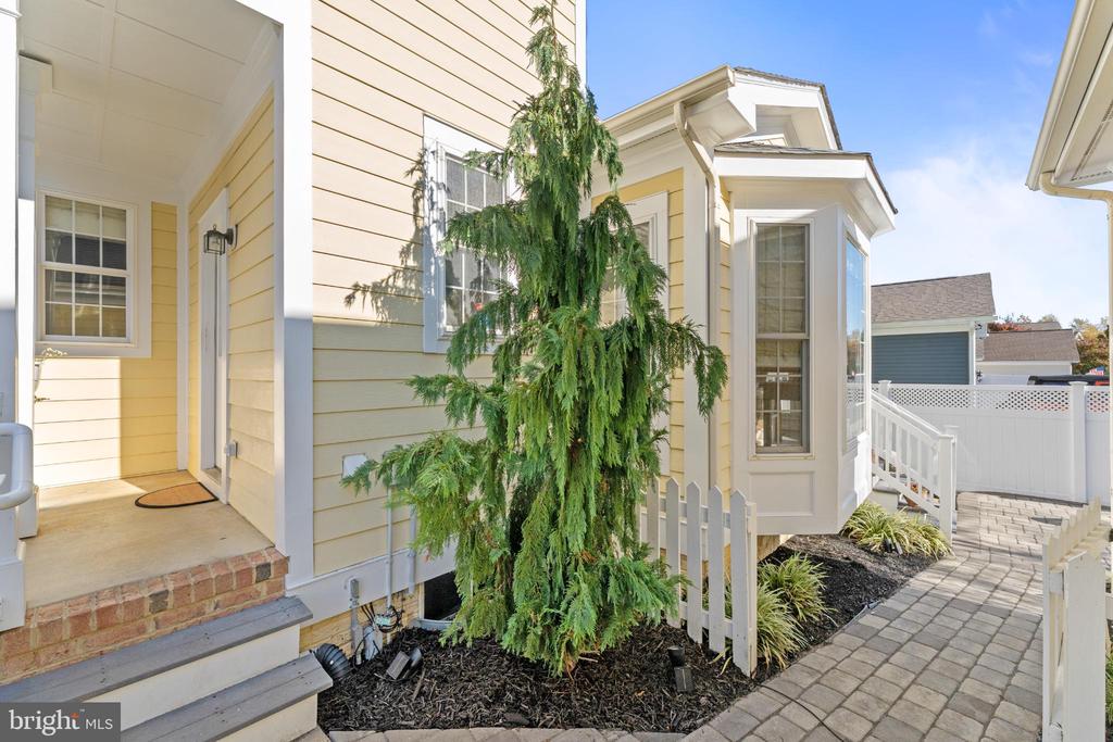 7230 JOHN TAYLOR MEWS